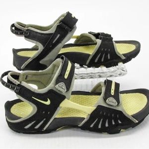 Nike woman’s Sandals sz 10
